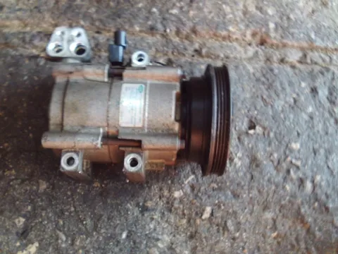 Συμπιεστής A-C (Κομπρέσορας) VV94A12 για HYUNDAI ACCENT (1994 - 1997) (UA) (X3) 1500 G4EK petrol 88 12 valve  Συμπιεστής A-C (Κομπρέσορας) VV94A12 για HYUNDAI ACCENT (1994 - 1997) (UA) (X3) 1500 G4EK petrol 88 12 valve