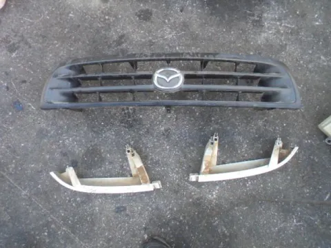 Σήμα - Έμβλημα Εμπρός (Με Φανοστάτες Σετ)  για MAZDA B-Series (1999 - 2003) (UN)  Σήμα - Έμβλημα Εμπρός (Με Φανοστάτες Σετ)  για MAZDA B-Series (1999 - 2003) (UN)