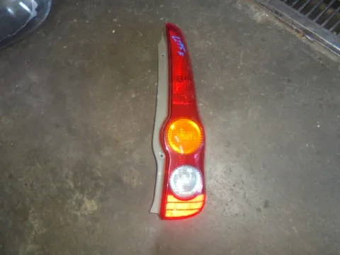 Φανάρι Πίσω Δεξί (Ελαττωματικό) για DAIHATSU CUORE (2007 - ) VIII Φανάρι Πίσω Δεξί (Ελαττωματικό) για DAIHATSU CUORE (2007 - ) VIII