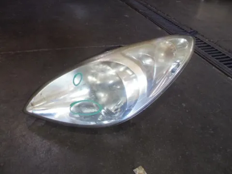 Φανάρι Εμπρός Αριστερό (Ραγισμένο) για HYUNDAI i20 (2009 - 2011)  Φανάρι Εμπρός Αριστερό (Ραγισμένο) για HYUNDAI i20 (2009 - 2011)