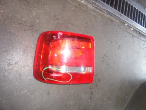 Φανάρι Πίσω Αριστερό (Ραγισμένο) για VW TOURAN (2011 - 2015) ()  Φανάρι Πίσω Αριστερό (Ραγισμένο) για VW TOURAN (2011 - 2015) ()