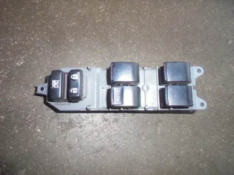 Διακόπτης Παραθύρων Κεντρικός Αριστερής 4πλος 15pin για TOYOTA YARIS (2015 - 2017)