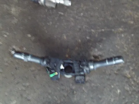 Διακόπτης Φώτων-Φλάς 17F144 για TOYOTA AYGO (2014 - 2017)  Διακόπτης Φώτων-Φλάς 17F144 για TOYOTA AYGO (2014 - 2017)