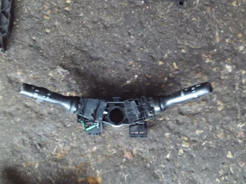 Διακόπτης Φώτων-Φλάς 17J085 για TOYOTA AYGO (2005 - 2009) (B10)  Διακόπτης Φώτων-Φλάς 17J085 για TOYOTA AYGO (2005 - 2009) (B10)