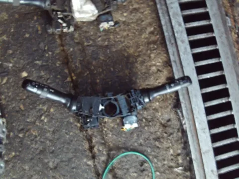 Διακόπτης Φώτων-Φλάς 17F144 για TOYOTA YARIS (2006 - 2009) (KL9)  Διακόπτης Φώτων-Φλάς 17F144 για TOYOTA YARIS (2006 - 2009) (KL9)