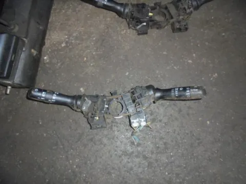 Διακόπτης Φώτων-Φλάς ( 17F001 )  για CITROEN C1 (2005 - 2008) (P) Hatchback - 5dr , Hatchback - 3dr , (2009 - 2012) (P) , PEUGEOT 107 (2006 - 2009) , (2010 - 2013) , TOYOTA AYGO (2005 - 2009) (B10) , (2009 - 2012) (B10) , YARIS (2009 - 2012) (XP90)  Διακόπτης Φώτων-Φλάς ( 17F001 )  για CITROEN C1 (2005 - 2008) (P) Hatchback - 5dr , Hatchback - 3dr , (2009 - 2012) (P) , PEUGEOT 107 (2006 - 2009) , (2010 - 2013) , TOYOTA AYGO (2005 - 2009) (B10) , (2009 - 2012) (B10) , YARIS (2009 - 2012) (XP90)