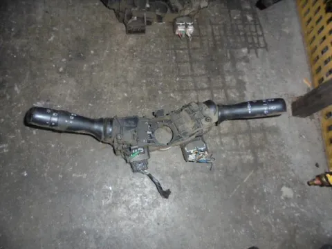 Διακόπτης Φώτων-Φλάς ( 173832 ) για TOYOTA COROLLA VERSO (2001 - 2004) (E120) MPV - ΠΟΛΥΜΟΡΦΙΚΑ - 5dr , (2004 -2008) (R10)  Διακόπτης Φώτων-Φλάς ( 173832 ) για TOYOTA COROLLA VERSO (2001 - 2004) (E120) MPV - ΠΟΛΥΜΟΡΦΙΚΑ - 5dr , (2004 -2008) (R10)