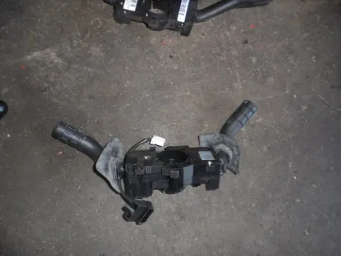 Διακόπτης Φώτων-Φλάς ( 5Z0953513A ) για VW FOX (2005 - ) (5Z1) Hatchback - 3dr "ΤΕΛΑΡΟ 13"(κατω σκαλα) Διακόπτης Φώτων-Φλάς ( 5Z0953513A ) για VW FOX (2005 - ) (5Z1) Hatchback - 3dr "ΤΕΛΑΡΟ 13"(κατω σκαλα)