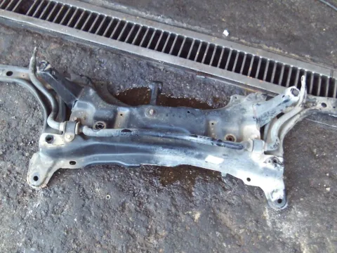 Γέφυρα Εμπρός Οριζόντια για TOYOTA YARIS (2009 - 2012) (XP90) 1300 (1NR-FE) Petrol 100 (NSP90) *ΔΒ* Γέφυρα Εμπρός Οριζόντια για TOYOTA YARIS (2009 - 2012) (XP90) 1300 (1NR-FE) Petrol 100 (NSP90) *ΔΒ*