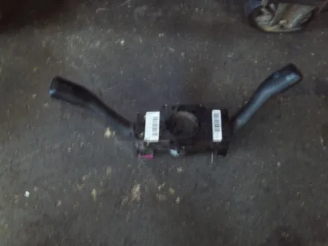 Διακόπτης Φώτων-Φλάς 8L0953513G για SKODA OCTAVIA (2000 - 2008) 4 (1U2-5)  Διακόπτης Φώτων-Φλάς 8L0953513G για SKODA OCTAVIA (2000 - 2008) 4 (1U2-5)