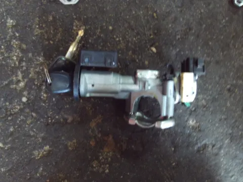 Διακόπτης Μίζας για SUZUKI ALTO (2009 - 2015) (GF) (FC31)  Διακόπτης Μίζας για SUZUKI ALTO (2009 - 2015) (GF) (FC31)