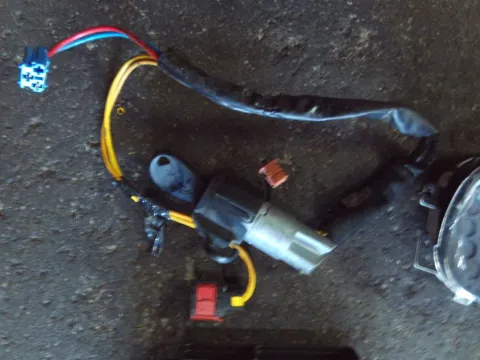 Διακόπτης Μίζας για CITROEN XSARA (1997 - 2000)  Διακόπτης Μίζας για CITROEN XSARA (1997 - 2000)