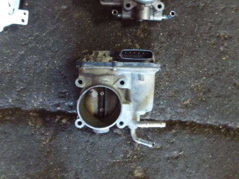 Σώμα Πεταλούδας 2203047010 για TOYOTA YARIS (2009 - 2012) (XP90)  Σώμα Πεταλούδας 2203047010 για TOYOTA YARIS (2009 - 2012) (XP90)