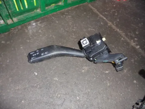 Διακόπτης Φώτων-Φλάς ( 1K0953513A ) για VW GOLF (2004 - 2008) Mk5 (1K1) Hatchback - 3dr "ΤΕΛΑΡΟ 16"(κατω σκαλα) Διακόπτης Φώτων-Φλάς ( 1K0953513A ) για VW GOLF (2004 - 2008) Mk5 (1K1) Hatchback - 3dr "ΤΕΛΑΡΟ 16"(κατω σκαλα)