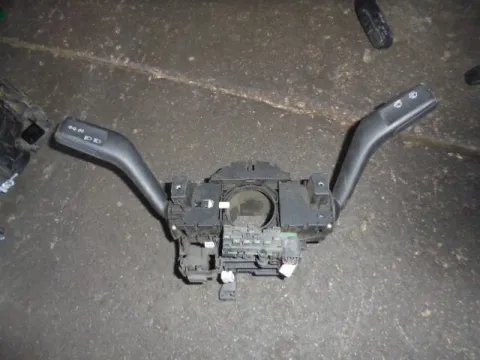 Διακόπτης Φώτων-Φλάς ( 3C5953513 ) για VW PASSAT (2005 - 2011) (3C2) Sedan - 4dr  Διακόπτης Φώτων-Φλάς ( 3C5953513 ) για VW PASSAT (2005 - 2011) (3C2) Sedan - 4dr