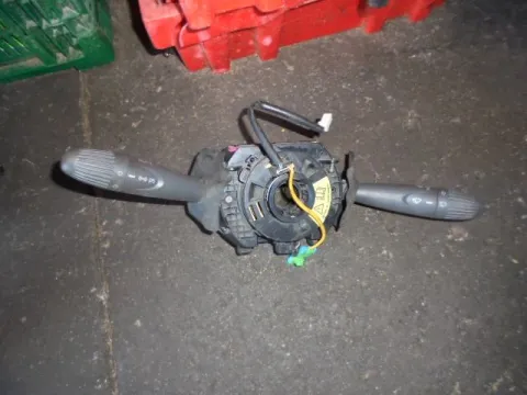 Διακόπτης Φώτων-Φλάς ( 735398128 ) για FIAT PANDA (2004 - 2009 ) (169) Hatchback - 5dr  Διακόπτης Φώτων-Φλάς ( 735398128 ) για FIAT PANDA (2004 - 2009 ) (169) Hatchback - 5dr