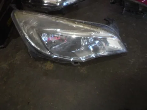 Φανάρι Εμπρός Δεξί (Ελαττωματικό) για OPEL ASTRA (2010 - 2012) J  Φανάρι Εμπρός Δεξί (Ελαττωματικό) για OPEL ASTRA (2010 - 2012) J