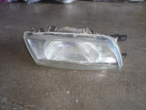 Φανάρι Εμπρός Δεξί (Ραγισμένο) για NISSAN ALMERA (1995 - 1998) (N15)  Φανάρι Εμπρός Δεξί (Ραγισμένο) για NISSAN ALMERA (1995 - 1998) (N15)