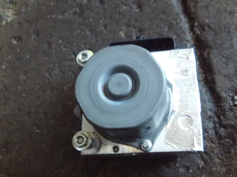 Μονάδα ABS 2265106455 για TOYOTA AYGO (2014 - 2017)  Μονάδα ABS 2265106455 για TOYOTA AYGO (2014 - 2017)