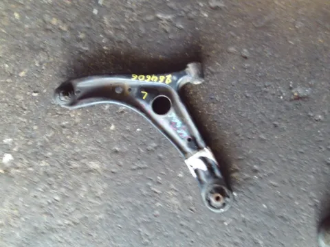 Ψαλίδι Εμπρός Αριστερό για TOYOTA YARIS (1999 - 2002) (XP10)  Ψαλίδι Εμπρός Αριστερό για TOYOTA YARIS (1999 - 2002) (XP10)