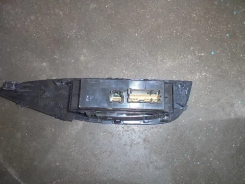 Διακόπτης Παραθύρων Κεντρικός Αριστερής 4πλος 3+16pin για NISSAN QASHQAI (2014 - 2017) ( J11 )  -  Διακόπτης Παραθύρων Κεντρικός Αριστερής 4πλος 3+16pin για NISSAN QASHQAI (2014 - 2017) ( J11 )  -