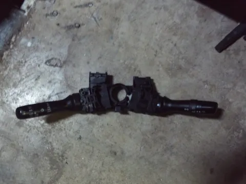 Διακόπτης Φλας 17F001 για TOYOTA YARIS (2009 - 2012) (XP90) "ΤΕΛΑΡΟ 2" (κατω σκαλα) Διακόπτης Φλας 17F001 για TOYOTA YARIS (2009 - 2012) (XP90) "ΤΕΛΑΡΟ 2" (κατω σκαλα)