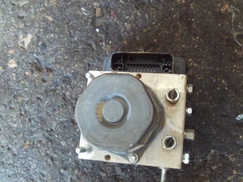 Μονάδα ABS 2265106455 για TOYOTA AYGO (2014 - 2017)  Μονάδα ABS 2265106455 για TOYOTA AYGO (2014 - 2017)