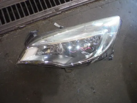 Φανάρι Εμπρός Αριστερό (Σπασμένη Βάση) για OPEL ASTRA (2010 - 2012) J  Φανάρι Εμπρός Αριστερό (Σπασμένη Βάση) για OPEL ASTRA (2010 - 2012) J