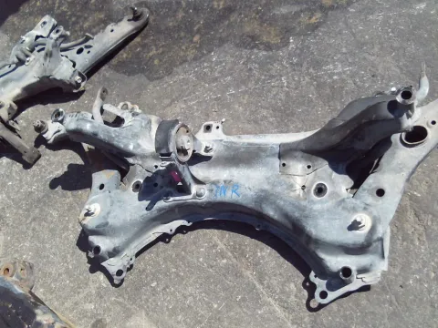 Γέφυρα Εμπρός Οριζόντια για TOYOTA AURIS (2009 - 2013) 1300 1NR-FE petrol 101 *ΔΒ* Γέφυρα Εμπρός Οριζόντια για TOYOTA AURIS (2009 - 2013) 1300 1NR-FE petrol 101 *ΔΒ*