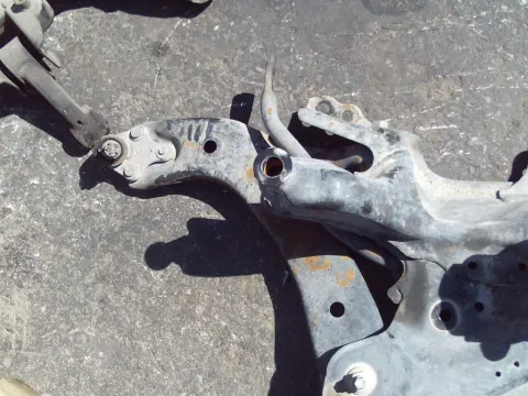 Ψαλίδι Εμπρός Αριστερό για TOYOTA AURIS (2009 - 2013) 1300 1NR-FE petrol 101 *ΔΒ* Ψαλίδι Εμπρός Αριστερό για TOYOTA AURIS (2009 - 2013) 1300 1NR-FE petrol 101 *ΔΒ*