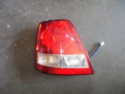 Φανάρι Πίσω Αριστερό (3 Ντουί) για KIA SORENTO (2002 - 2007) (JC)  Φανάρι Πίσω Αριστερό (3 Ντουί) για KIA SORENTO (2002 - 2007) (JC)