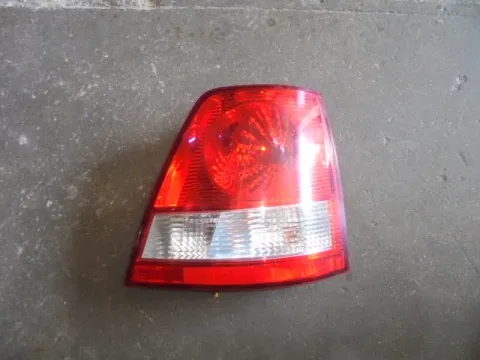 Φανάρι Πίσω Δεξί (3 Ντουί) για KIA SORENTO (2002 - 2007) (JC)  Φανάρι Πίσω Δεξί (3 Ντουί) για KIA SORENTO (2002 - 2007) (JC)