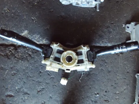Διακόπτης Φλας 17A164LH2 για SUBARU FORESTER (2008 - 2013) (SH)  "ΤΕΛΑΡΟ 1" (κατω σκαλα) Διακόπτης Φλας 17A164LH2 για SUBARU FORESTER (2008 - 2013) (SH)  "ΤΕΛΑΡΟ 1" (κατω σκαλα)