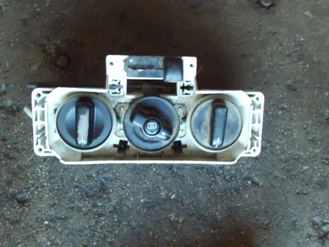 Χειριστήρια Καλοριφέρ 13363975 για SUZUKI IGNIS (2000 - 2003) (RG)  Χειριστήρια Καλοριφέρ 13363975 για SUZUKI IGNIS (2000 - 2003) (RG)