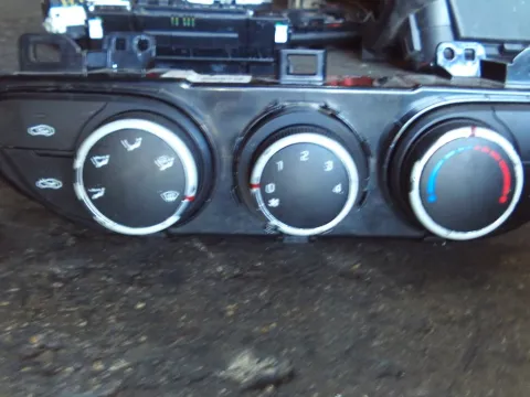 Χειριστήρια Καλοριφέρ 97250-B9000 για HYUNDAI i10 (2012 - 2014) ( )  Χειριστήρια Καλοριφέρ 97250-B9000 για HYUNDAI i10 (2012 - 2014) ( )