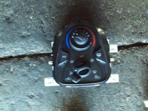 Χειριστήρια Καλοριφέρ 55900YV030 για TOYOTA AYGO (2014 - 2017)  Χειριστήρια Καλοριφέρ 55900YV030 για TOYOTA AYGO (2014 - 2017)