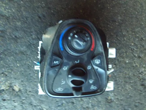 Χειριστήρια Καλοριφέρ 55900YV030 για TOYOTA AYGO (2014 - 2017)  Χειριστήρια Καλοριφέρ 55900YV030 για TOYOTA AYGO (2014 - 2017)