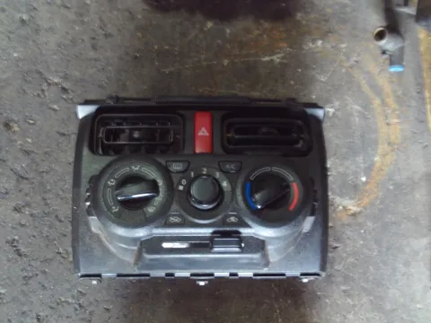 Χειριστήρια Καλοριφέρ με Αλαρμ 74400A62R0 για SUZUKI IGNIS (2016 - ) ()  Χειριστήρια Καλοριφέρ με Αλαρμ 74400A62R0 για SUZUKI IGNIS (2016 - ) ()