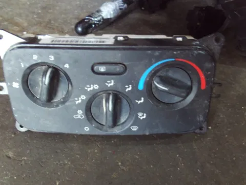 Χειριστήρια Καλοριφέρ P55037533AD για JEEP CHEROKEE (2002 -2005) (KJ)  Χειριστήρια Καλοριφέρ P55037533AD για JEEP CHEROKEE (2002 -2005) (KJ)
