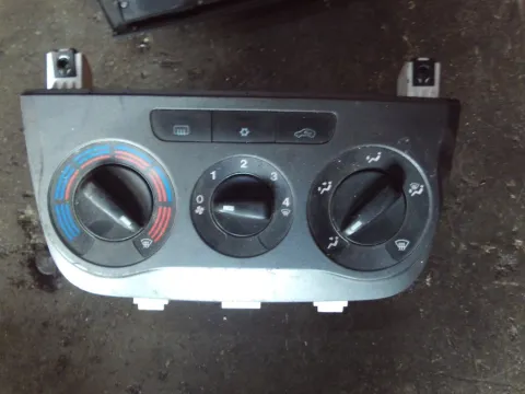 Χειριστήρια Καλοριφέρ 5G1140100 για FIAT GRANDE PUNTO (2005 - 2008) (199)  Χειριστήρια Καλοριφέρ 5G1140100 για FIAT GRANDE PUNTO (2005 - 2008) (199)