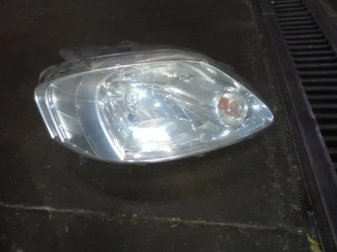 Φανάρι Εμπρός Δεξί (Σπασμένη Βάση) για VW FOX (2005 - ) (5Z1)  Φανάρι Εμπρός Δεξί (Σπασμένη Βάση) για VW FOX (2005 - ) (5Z1)