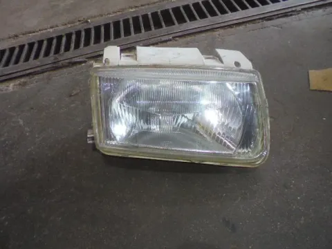 Φανάρι Εμπρός Δεξί (Σπασμένη Βάση) για VW POLO (1994 - 1999) (6N1)  Φανάρι Εμπρός Δεξί (Σπασμένη Βάση) για VW POLO (1994 - 1999) (6N1)