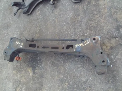 Γέφυρα Εμπρός Οριζόντια για HYUNDAI i30 (2012 - 2015) ( ) *ΔΒ* Γέφυρα Εμπρός Οριζόντια για HYUNDAI i30 (2012 - 2015) ( ) *ΔΒ*