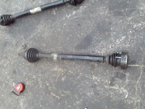 Ημιαξόνιο Εμπρός Δεξί 84 Μ - 10 Φ στην Κούπα του Σασμάν - Πάχος Μέσης 41 Χιλ - Πάχος Ε Μπιλιοφόρου 27 Χιλ για SKODA OCTAVIA (1997 - 2000) 4 (1U2-5) 1900 (AGP) (AQM) Diesel 68 SDI 