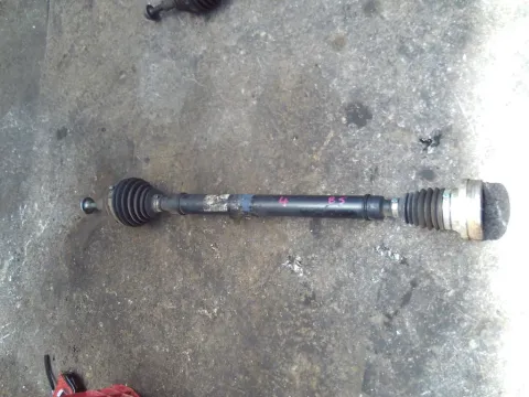 Ημιαξόνιο Εμπρός Δεξί 85 Μ - 10Φ στην Κούπα του Σασμάν - Πάχος Μέσης 41 Χιλ - Πάχος Ε Μπιλιοφόρου 26 Χιλ 3Q0407272BP για VW GOLF (2013 - 2020) Mk7 (5G) 1600 Diesel TDI 150hp 