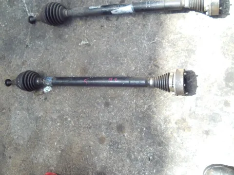 Ημιαξόνιο Εμπρός Δεξί 82 Μ - 10Φ στην Κούπα του Σασμάν - Πάχος Μέσης 41 Χιλ - Πάχος Ε Μπιλιοφόρου 26 Χιλ για VW GOLF (2009 - 2013) Mk6 (5K1)  Ημιαξόνιο Εμπρός Δεξί 82 Μ - 10Φ στην Κούπα του Σασμάν - Πάχος Μέσης 41 Χιλ - Πάχος Ε Μπιλιοφόρου 26 Χιλ για VW GOLF (2009 - 2013) Mk6 (5K1)