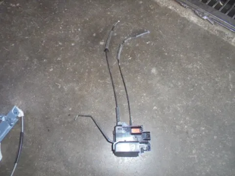 Ηλεκτρομαγνητική Κλειδαριά Εμπρός Δεξιά 5pin για HYUNDAI i10 (2014 - 2019)  Ηλεκτρομαγνητική Κλειδαριά Εμπρός Δεξιά 5pin για HYUNDAI i10 (2014 - 2019)