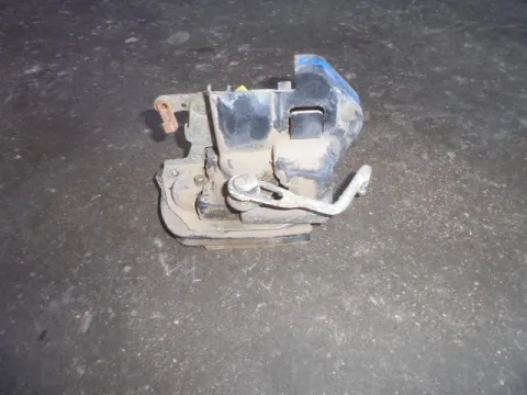 Κλειδαριά μηχανική Πίσω Δεξιά για TOYOTA COROLLA (1997 - 1999) (A111) , (2000 - 2002) (ZE111)  Κλειδαριά μηχανική Πίσω Δεξιά για TOYOTA COROLLA (1997 - 1999) (A111) , (2000 - 2002) (ZE111)