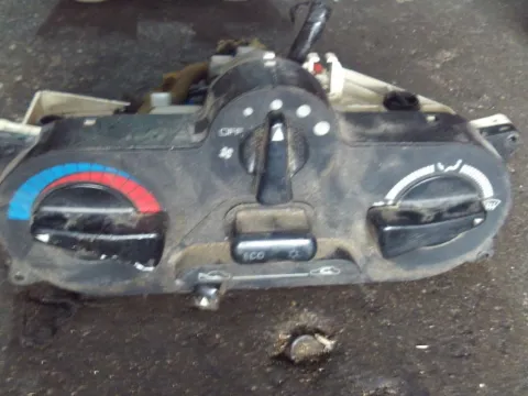 Χειριστήρια Καλοριφέρ 9041704687 για MITSUBISHI CARISMA (1996 - 1999) (DA)  Χειριστήρια Καλοριφέρ 9041704687 για MITSUBISHI CARISMA (1996 - 1999) (DA)