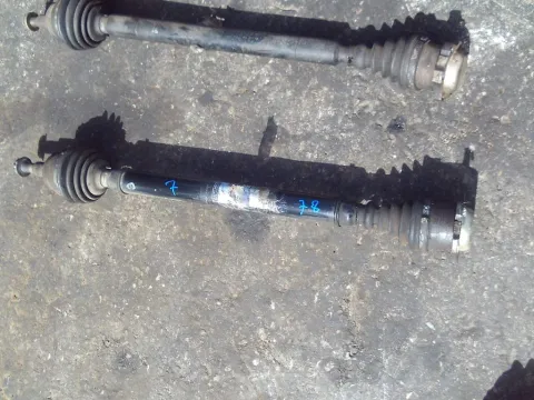 Ημιαξόνιο Εμπρός Δεξί 78 Μ - 10.5 Φ στην Κούπα του Σασμάν - Πάχος Μέσης 41 Χιλ - Πάχος Ε Μπιλιοφόρου 27 Χιλ για VW GOLF (1998 - 2004) Mk4 (1J1)  Ημιαξόνιο Εμπρός Δεξί 78 Μ - 10.5 Φ στην Κούπα του Σασμάν - Πάχος Μέσης 41 Χιλ - Πάχος Ε Μπιλιοφόρου 27 Χιλ για VW GOLF (1998 - 2004) Mk4 (1J1)